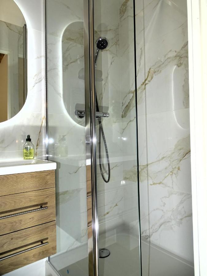 Augustins Fountain Studio Cosy Aix Centre Historique A 3 Minutes De Cours Mirabeau -Wifi-Smart Tv-Rue Calme 普罗旺斯地区艾克斯 外观 照片