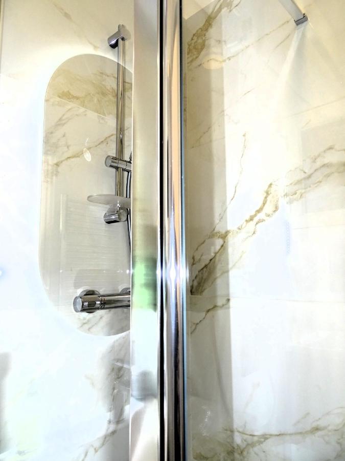 Augustins Fountain Studio Cosy Aix Centre Historique A 3 Minutes De Cours Mirabeau -Wifi-Smart Tv-Rue Calme 普罗旺斯地区艾克斯 外观 照片